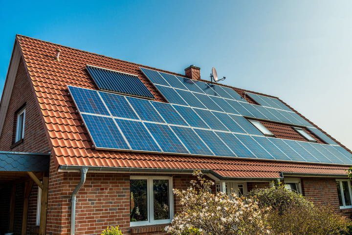 5f486dfc7c762948aa93412f_solar-panels-roof